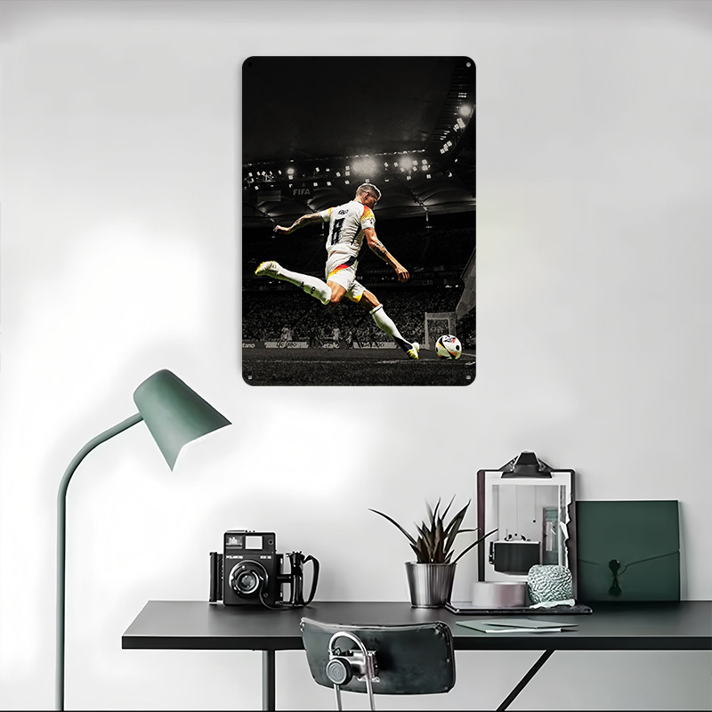 Plakat z blachy Kroos, persona – Retro Gaming Bar recenzja i cena
